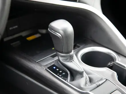 Toyota Camry 2024 года за 18 490 000 тг. в Алматы – фото 21