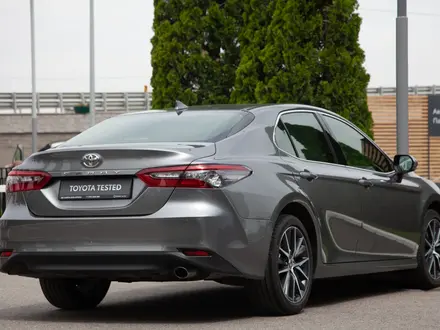 Toyota Camry 2024 года за 18 490 000 тг. в Алматы – фото 7
