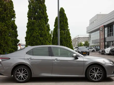 Toyota Camry 2024 года за 18 490 000 тг. в Алматы – фото 8