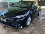 Toyota Camry 2018 года за 8 800 000 тг. в Шымкент