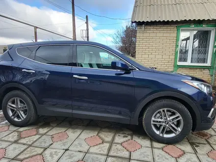 Hyundai Santa Fe 2017 годаүшін10 300 000 тг. в Актобе – фото 2