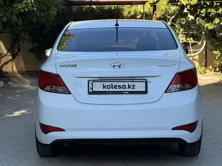 Hyundai Accent 2015 года за 4 700 000 тг. в Актау – фото 3
