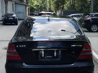 Mercedes-Benz E 320