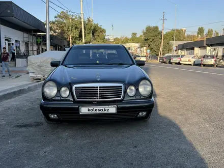 Mercedes-Benz E 280 1996 года за 2 500 000 тг. в Шымкент