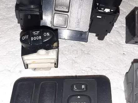 Кнопки переключатель и другие кнопки. Тоуота. за 10 000 тг. в Байсерке – фото 14