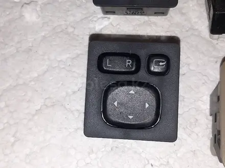 Кнопки переключатель и другие кнопки. Тоуота. за 10 000 тг. в Байсерке – фото 23