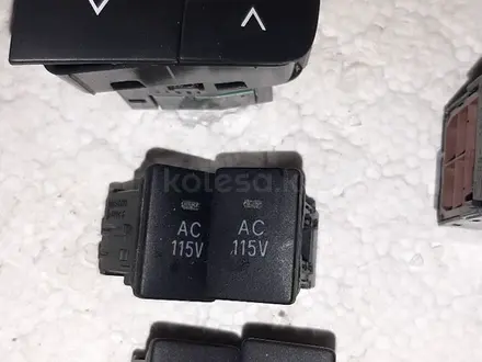 Кнопки переключатель и другие кнопки. Тоуота. за 10 000 тг. в Байсерке – фото 4