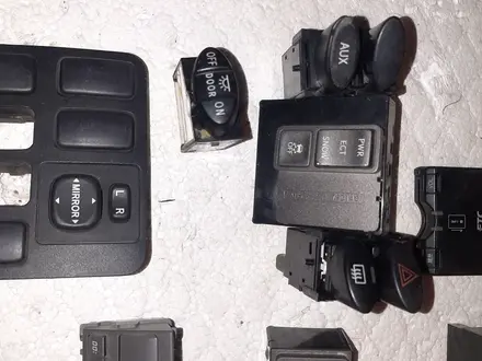 Кнопки переключатель и другие кнопки. Тоуота. за 10 000 тг. в Байсерке – фото 7