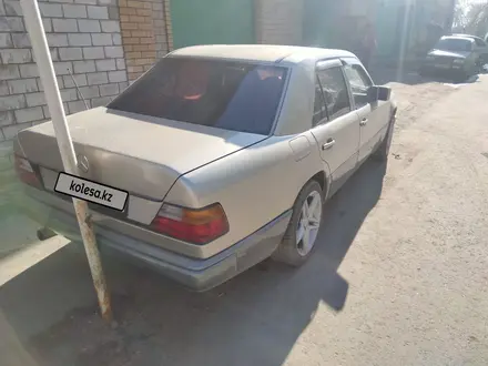 Mercedes-Benz E 260 1991 года за 1 850 000 тг. в Павлодар – фото 5