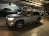 Toyota RAV4 2021 годаfor16 000 000 тг. в Астана