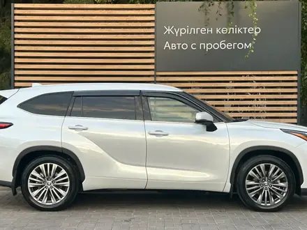 Toyota Highlander Luxe 2023 года за 29 990 000 тг. в Алматы – фото 8