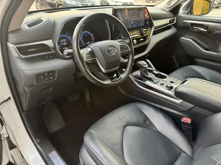 Toyota Highlander Luxe 2023 года за 29 990 000 тг. в Алматы – фото 9