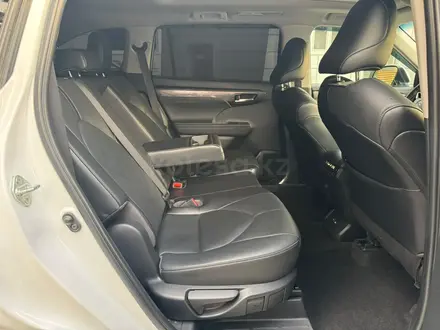 Toyota Highlander Luxe 2023 года за 29 990 000 тг. в Алматы – фото 15