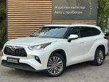 Toyota Highlander Luxe 2023 годаүшін29 990 000 тг. в Алматы