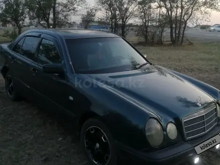 Mercedes-Benz E 200 1996 года за 2 000 000 тг. в Павлодар – фото 5