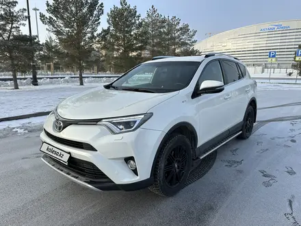 Toyota RAV4 2017 года за 11 300 000 тг. в Астана – фото 3