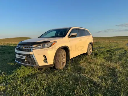 Toyota Highlander 2018 года за 18 000 000 тг. в Алматы