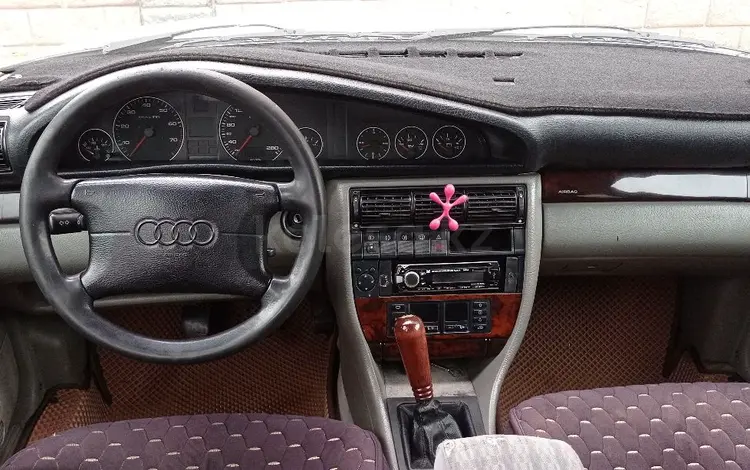 Audi A6 1995 годаүшін2 500 000 тг. в Узынагаш