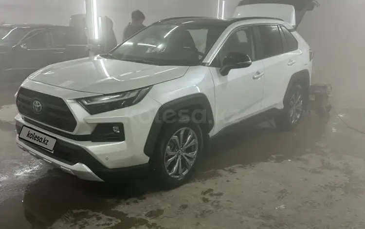 Toyota RAV4 2024 года за 16 500 000 тг. в Кокшетау