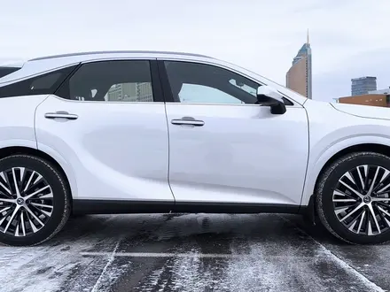 Lexus RX 350 2023 года за 35 000 000 тг. в Астана – фото 4