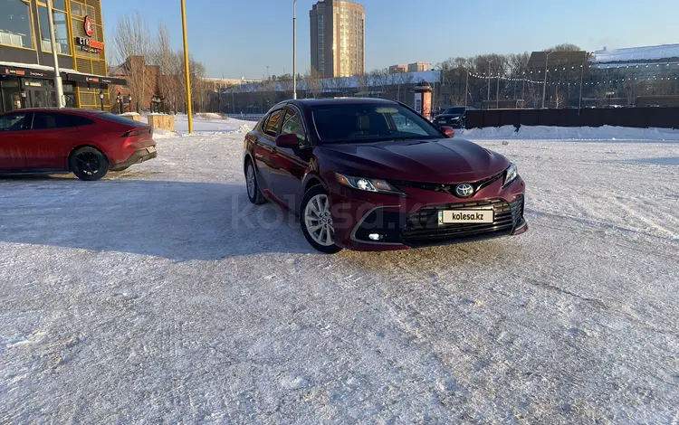 Toyota Camry 2021 годаfor13 000 000 тг. в Семей