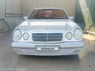 Mercedes-Benz E 320