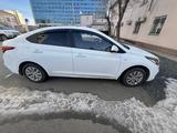 Hyundai Accent 2018 года за 7 300 000 тг. в Атырау – фото 3