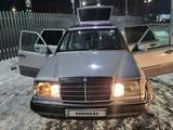 Mercedes-Benz E 250 1991 годаүшін2 200 000 тг. в Уральск