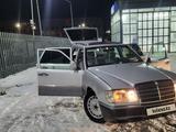 Mercedes-Benz E 250 1991 годаүшін2 200 000 тг. в Уральск – фото 4