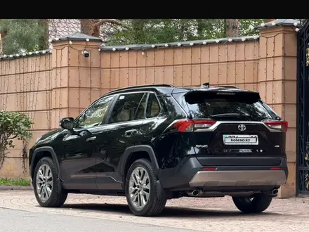 Toyota RAV4 2025 года за 16 950 000 тг. в Караганда – фото 4