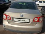 Volkswagen Jetta 2006 года за 2 500 500 тг. в Астана – фото 3