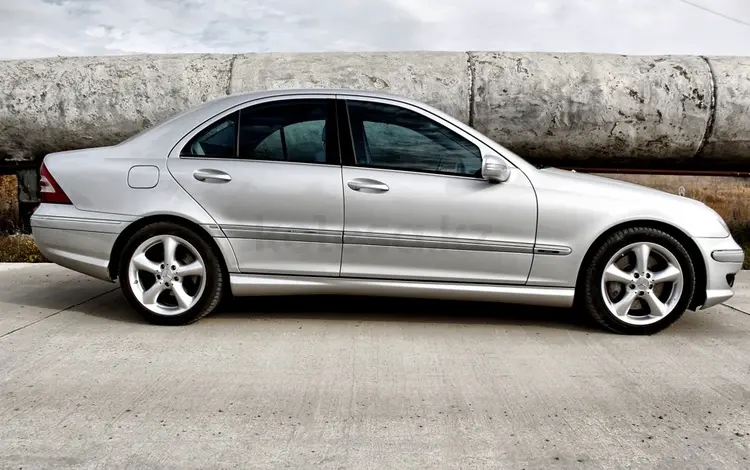 Пороги AMG на Mercedes-Benz C-Class W203for30 000 тг. в Караганда