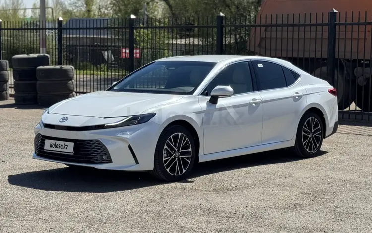 Toyota Camry 2025 года за 19 900 000 тг. в Уральск