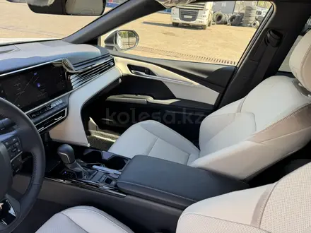 Toyota Camry 2025 года за 19 900 000 тг. в Уральск – фото 19