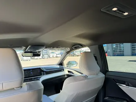 Toyota Camry 2025 года за 19 900 000 тг. в Уральск – фото 27