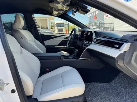 Toyota Camry 2025 года за 19 900 000 тг. в Уральск – фото 39