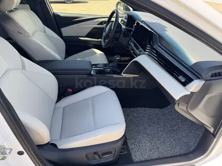 Toyota Camry 2025 года за 19 900 000 тг. в Уральск – фото 37