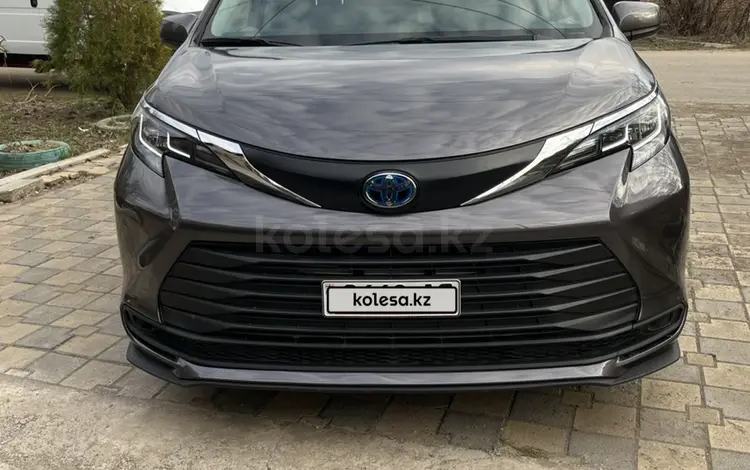 Toyota Sienna 2022 года за 21 000 000 тг. в Уральск