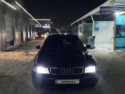 Audi A4 1997 года за 800 000 тг. в Алматы – фото 4