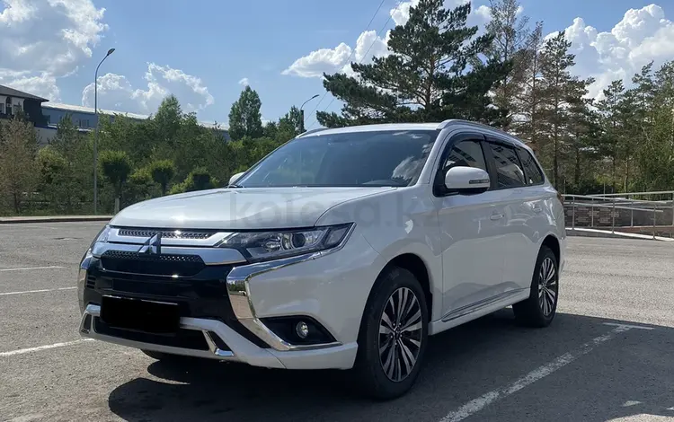 Mitsubishi Outlander 2022 годаүшін13 700 000 тг. в Караганда