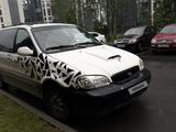 Kia Carnival 1999 года за 2 000 000 тг. в Костанай – фото 3