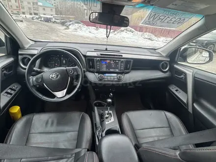 Toyota RAV4 2017 года за 8 500 000 тг. в Актобе – фото 10