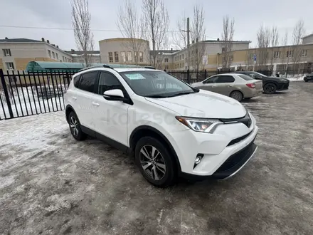 Toyota RAV4 2017 года за 8 500 000 тг. в Актобе – фото 3
