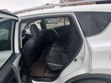Toyota RAV4 2017 года за 8 500 000 тг. в Актобе – фото 6