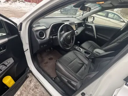 Toyota RAV4 2017 года за 8 500 000 тг. в Актобе – фото 7