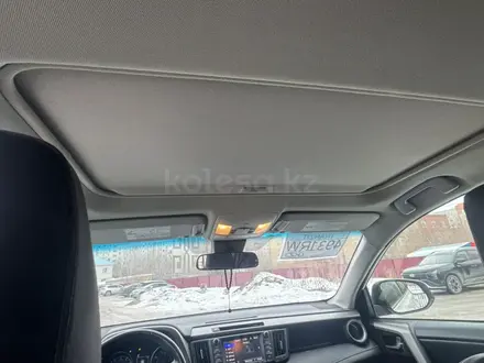 Toyota RAV4 2017 года за 8 500 000 тг. в Актобе – фото 9