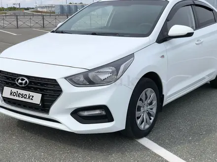 Hyundai Solaris 2017 года за 6 300 000 тг. в Уральск – фото 12