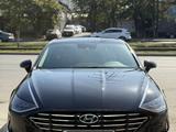 Hyundai Sonata 2022 года за 12 800 000 тг. в Алматы