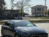 Hyundai Sonata 2022 года за 12 800 000 тг. в Алматы – фото 2