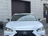 Lexus ES 300h 2023 года за 33 500 000 тг. в Алматы – фото 4